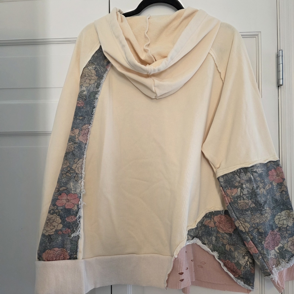 POL Cream Knit Sweatshirt; Size XXL; New Runs Very Big, Closer To 3xl. - Picture 2 of 4